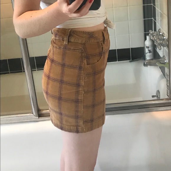 Adorable checkered skirt - Picture 3 of 5